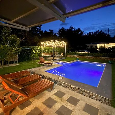 ליברייה Amazilia Guesthouse מראה חיצוני תמונה